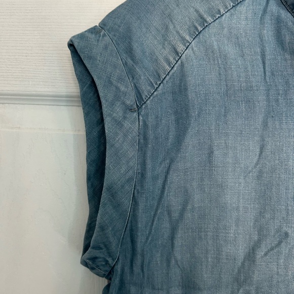 Beautiful short sleeve blue jeans, shirt - Picture 2 of 6